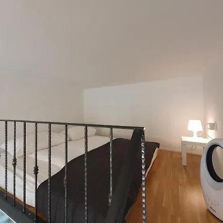 Chic Wendy In Centre Tour As Apartment *