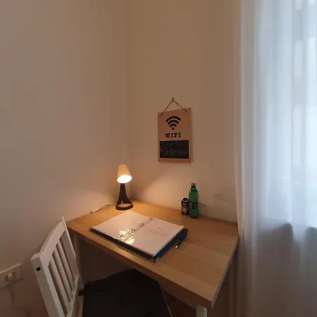 Chic Wendy In Centre Tour As