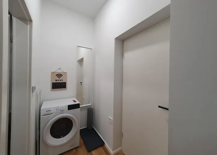 Chic Wendy In Centre Tour As Lublaň